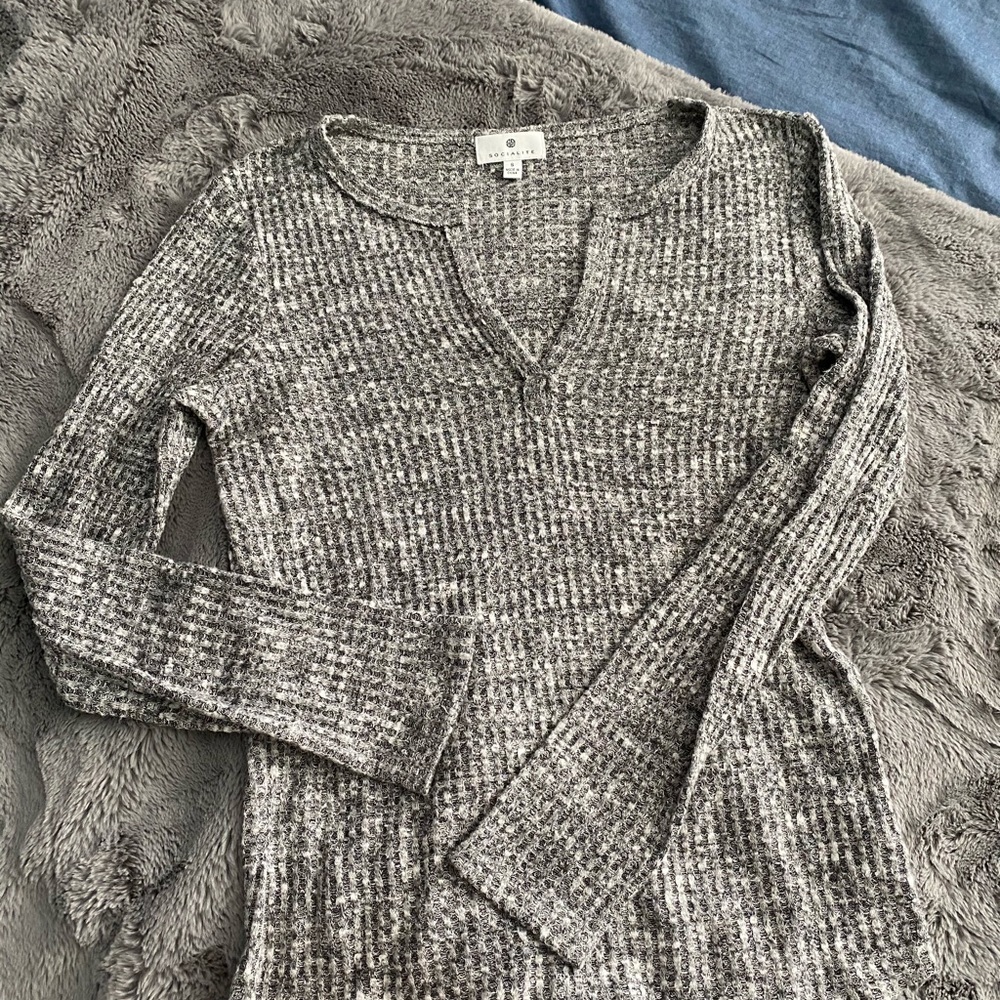 Grey long sleeved shirt